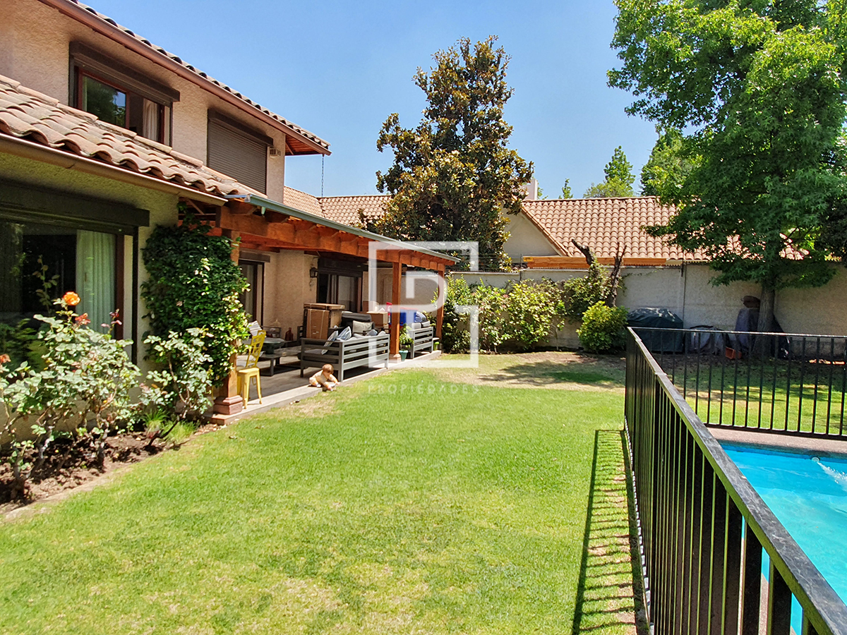 Excelente Casa en San Carlos de Apoquindo!