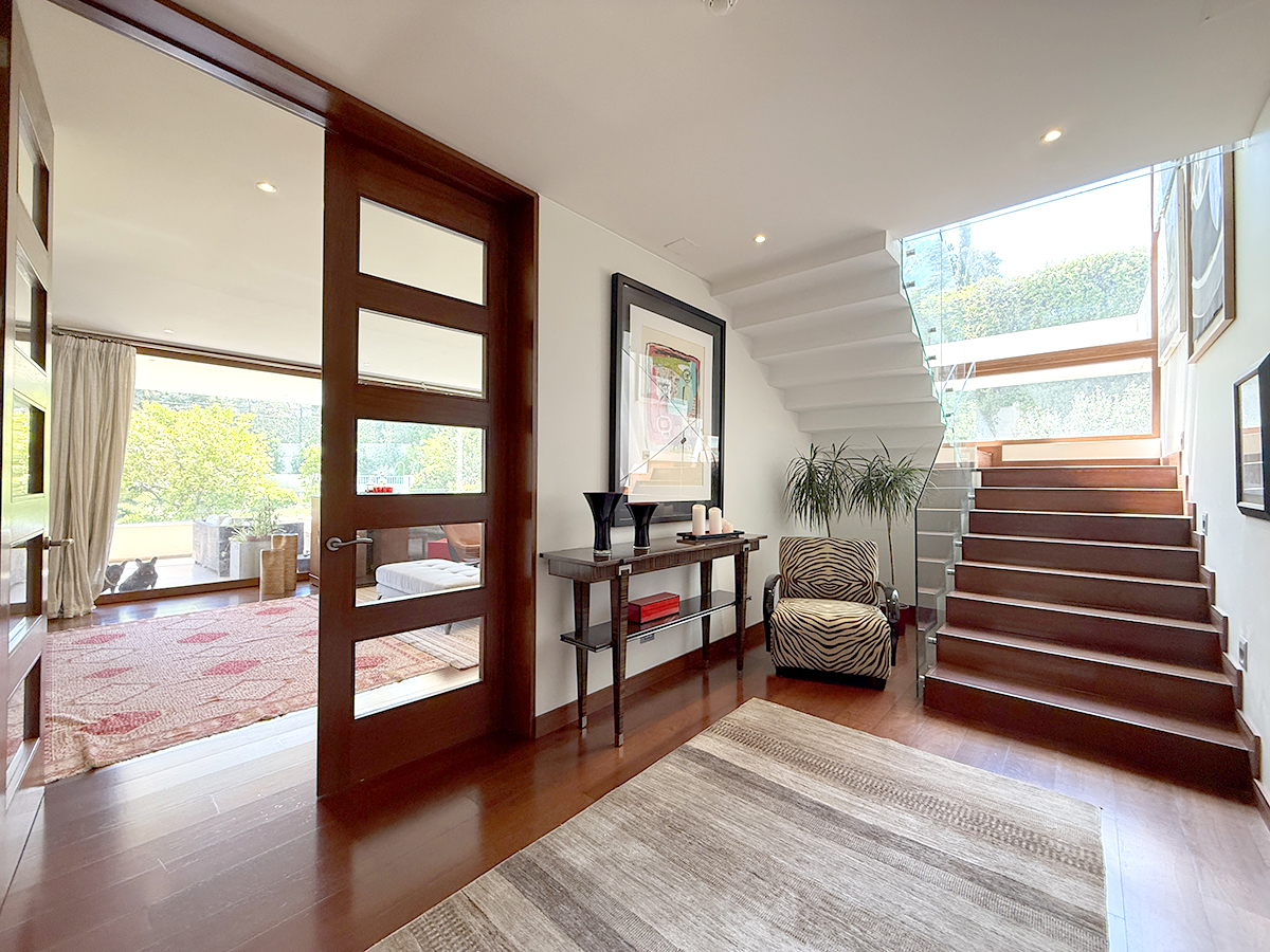 SE VENDE EXCLUSIVO DUPLEX CON JARDIN EN LOS DOMINICOS